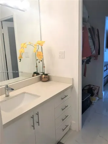 100 Lincoln Road Miami Beach FL 33139