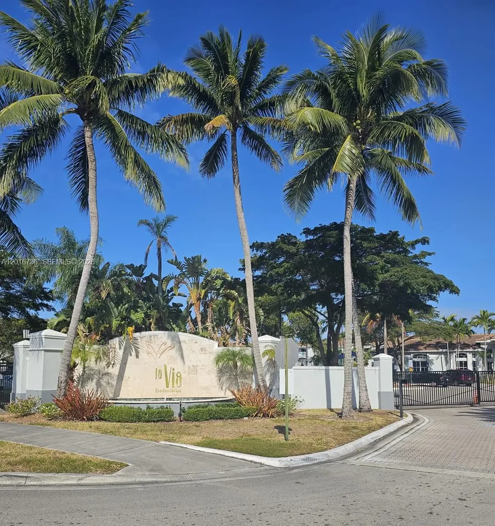 9610 NW 2nd Street Pembroke Pines FL 33024