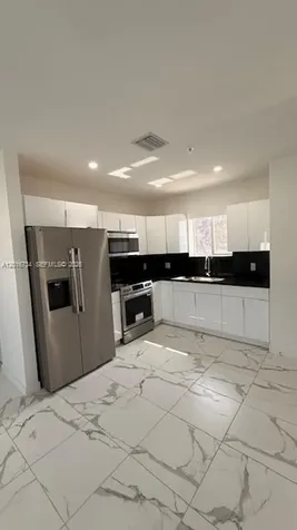 811 E 52nd Street Hialeah FL 33013