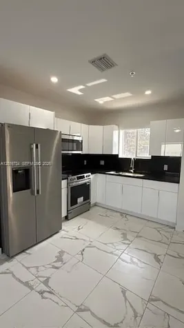 811 E 52nd Street Hialeah FL 33013
