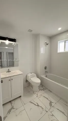 811 E 52nd Street Hialeah FL 33013