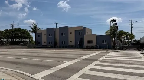 811 E 52nd Street Hialeah FL 33013
