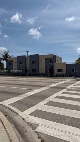 811 E 52nd Street Hialeah FL 33013