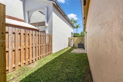 15472 SW 148th Terrace Miami FL 33196