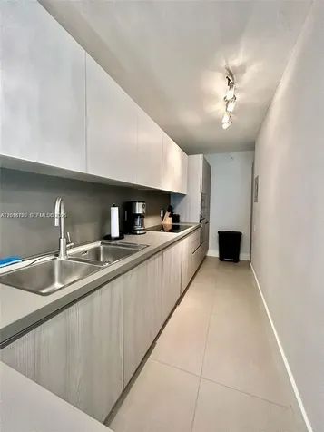 100 Lincoln Road Miami Beach FL 33139
