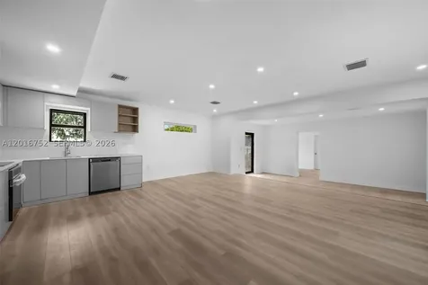 4746 NW 10th Avenue Miami FL 33127