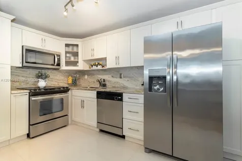 19370 Collins Avenue Sunny Isles Beach FL 33160
