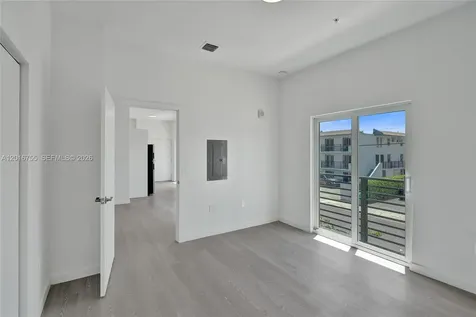1567 NW 1st Street Miami FL 33125