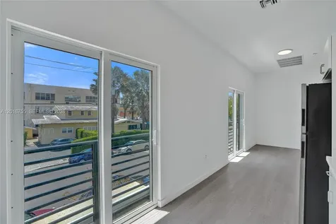 1567 NW 1st Street Miami FL 33125