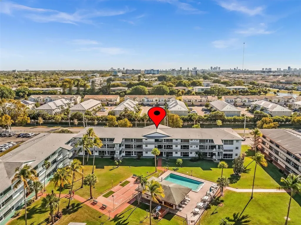 5300 Washington Street Hollywood FL 33021