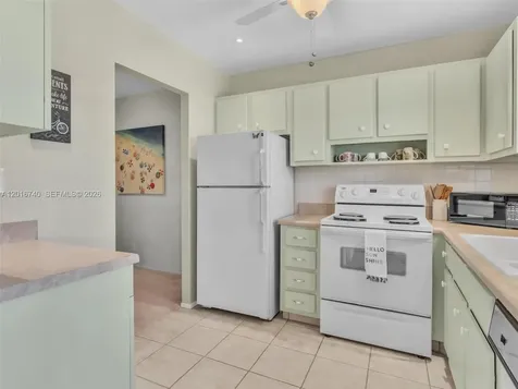 5300 Washington Street Hollywood FL 33021