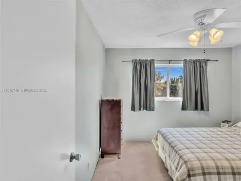 5300 Washington Street Hollywood FL 33021