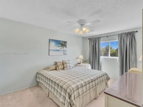 5300 Washington Street Hollywood FL 33021