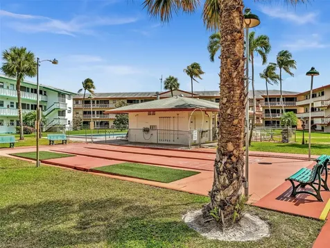 5300 Washington Street Hollywood FL 33021