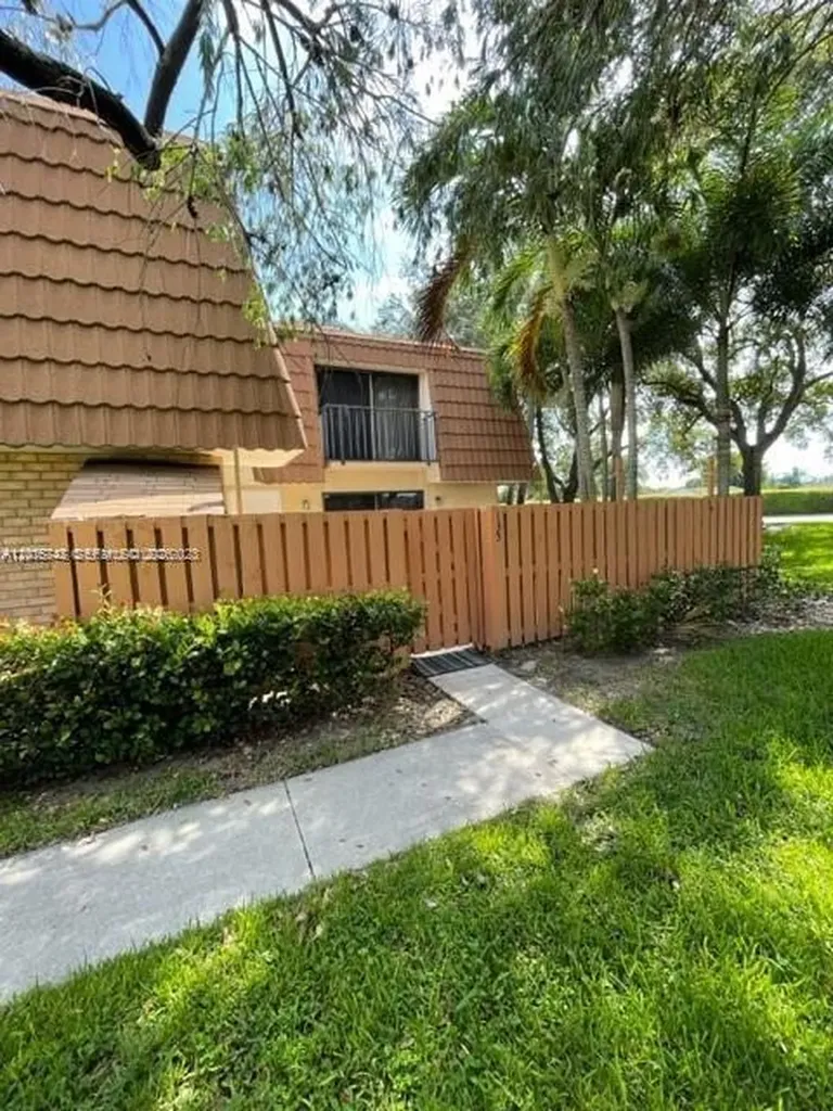 135 Heritage Way West Palm Beach FL 33407