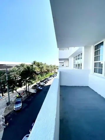 100 Lincoln Road Miami Beach FL 33139