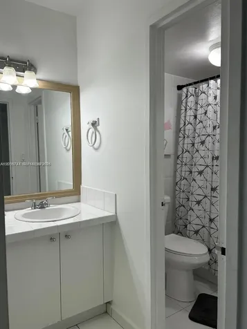100 Lincoln Road Miami Beach FL 33139