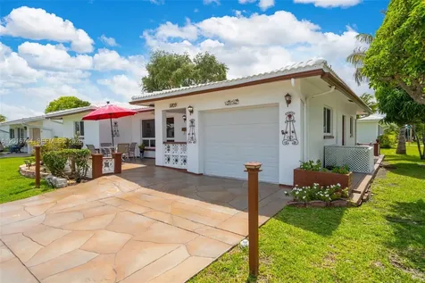 5809 NW 83rd Avenue Tamarac FL 33321
