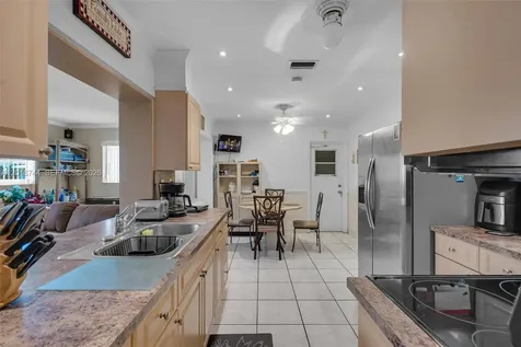 5809 NW 83rd Avenue Tamarac FL 33321