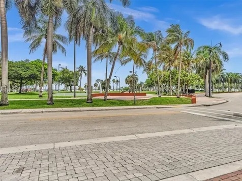 2000 N Bayshore Drive Miami FL 33137