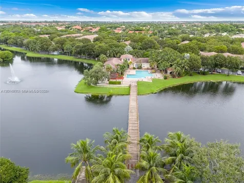2482 Centergate Drive Miramar FL 33025