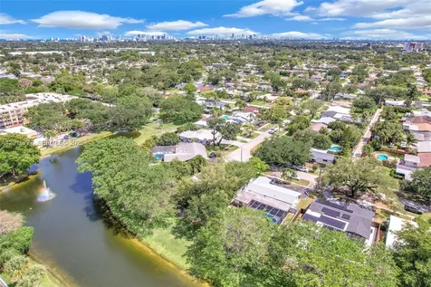 3411 Thomas Street Hollywood FL 33021