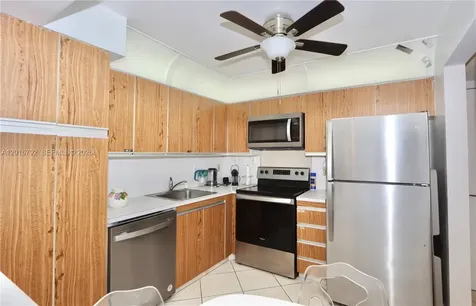 2401 S Ocean Drive Hollywood FL 33019