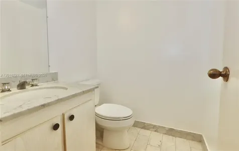 2401 S Ocean Drive Hollywood FL 33019