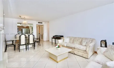 2401 S Ocean Drive Hollywood FL 33019