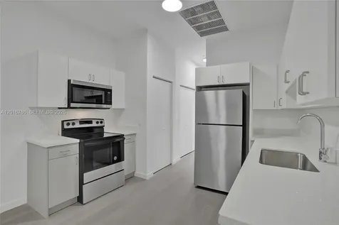 1567 NW 1st Street Miami FL 33125