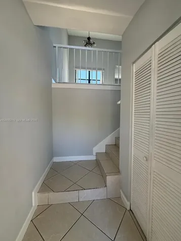 Miami FL 33172