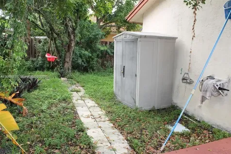 10340 SW 15th Street Pembroke Pines FL 33025