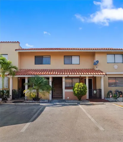 2735 W 60th Place Hialeah FL 33016