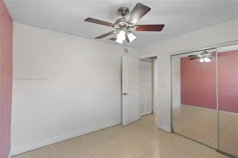 2735 W 60th Place Hialeah FL 33016