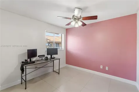 2735 W 60th Place Hialeah FL 33016
