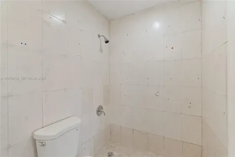 2735 W 60th Place Hialeah FL 33016