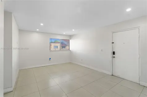 2735 W 60th Place Hialeah FL 33016