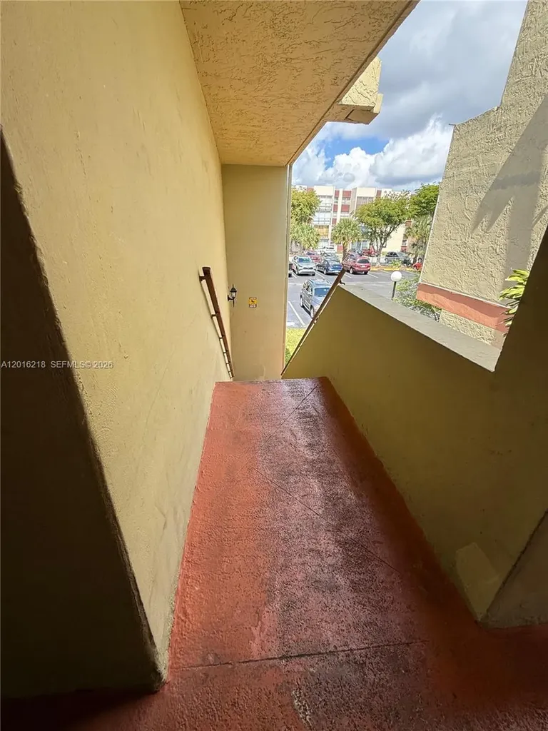 9321 SW 4th Street Miami FL 33174