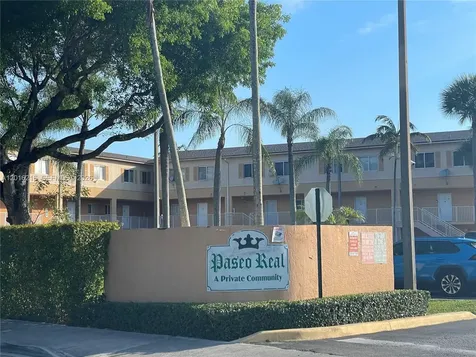 6255 Kendale Lakes Circle Miami FL 33183