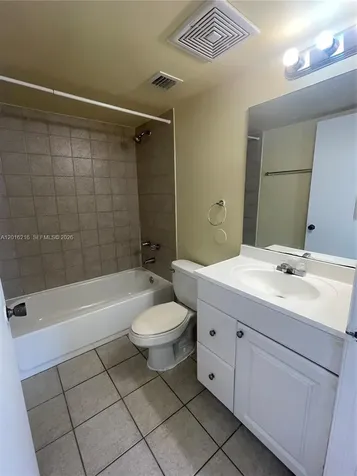 6255 Kendale Lakes Circle Miami FL 33183