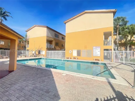 6255 Kendale Lakes Circle Miami FL 33183