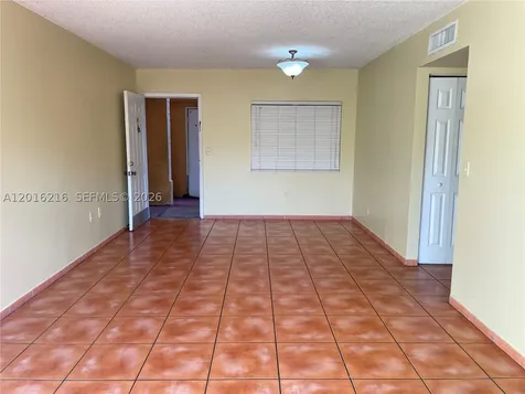 6255 Kendale Lakes Circle Miami FL 33183