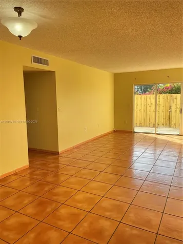 6255 Kendale Lakes Circle Miami FL 33183