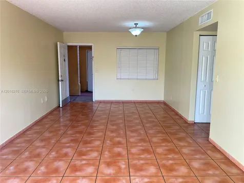 6255 Kendale Lakes Circle Miami FL 33183