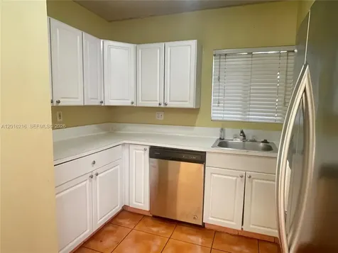 6255 Kendale Lakes Circle Miami FL 33183