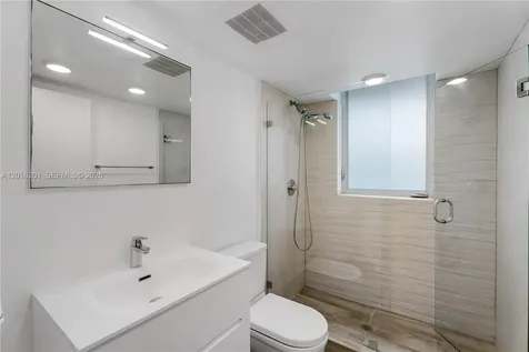 9261 E Bay Harbor Drive Bay Harbor Islands FL 33154