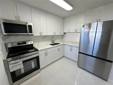8879 Fontainebleau Boulevard Miami FL 33172
