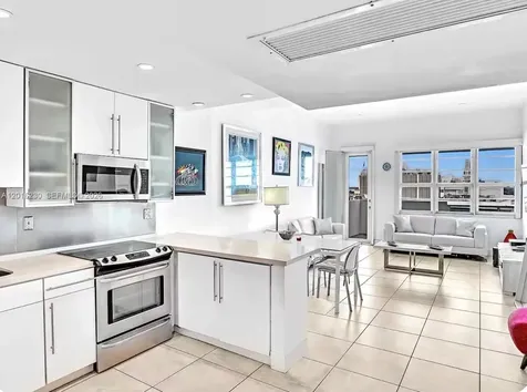 100 Lincoln Road Miami Beach FL 33139
