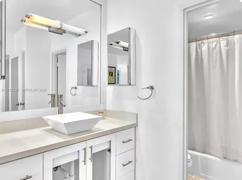 100 Lincoln Road Miami Beach FL 33139