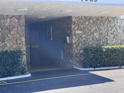 1025 SE 3rd Avenue Dania Beach FL 33004